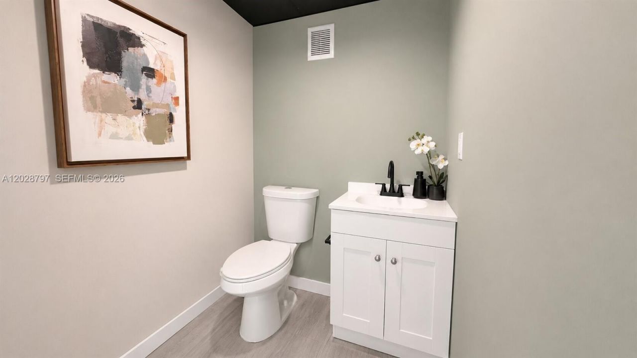 7601 E Treasure Dr , Unit CU-11, North Bay Village, FL 33141 Photo