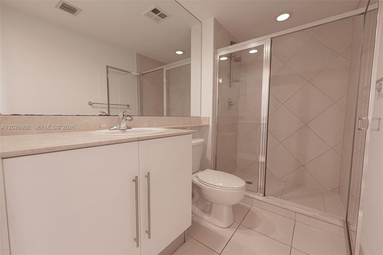 325 S Biscayne Blvd , Unit 821, Miami, FL 33131 Photo