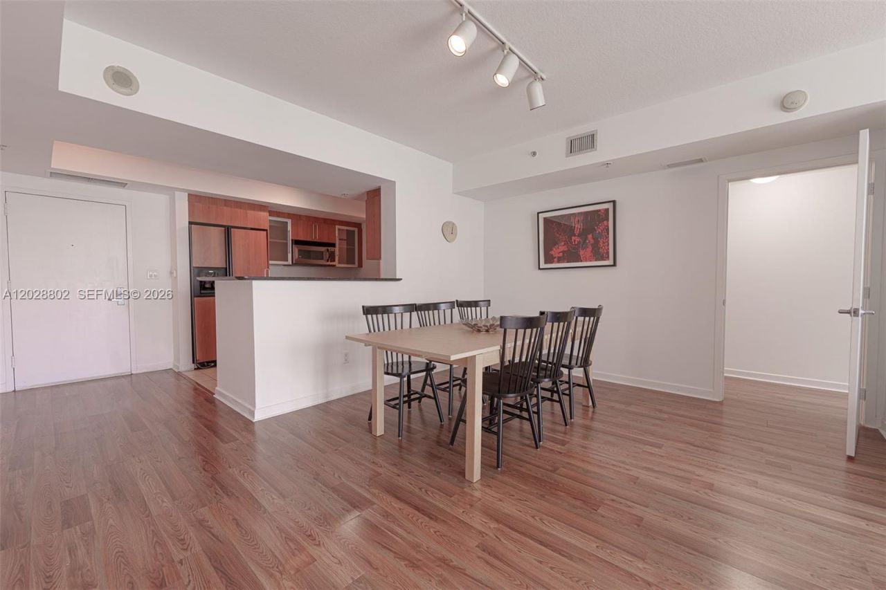 325 S Biscayne Blvd , Unit 821, Miami, FL 33131 Photo