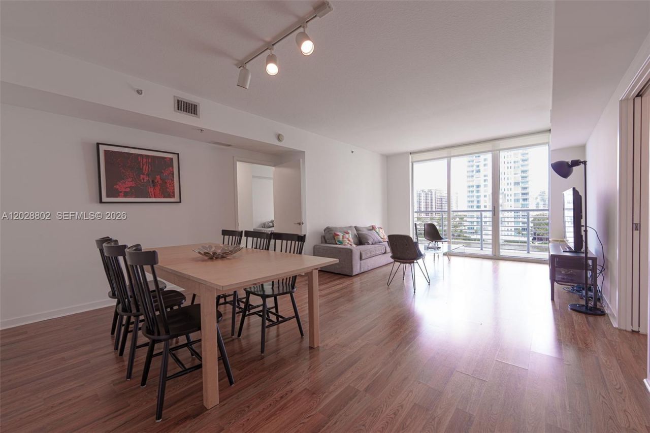 325 S Biscayne Blvd , Unit 821, Miami, FL 33131 Photo