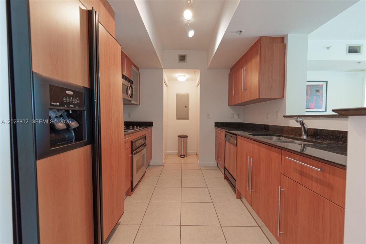 325 S Biscayne Blvd , Unit 821, Miami, FL 33131 Photo