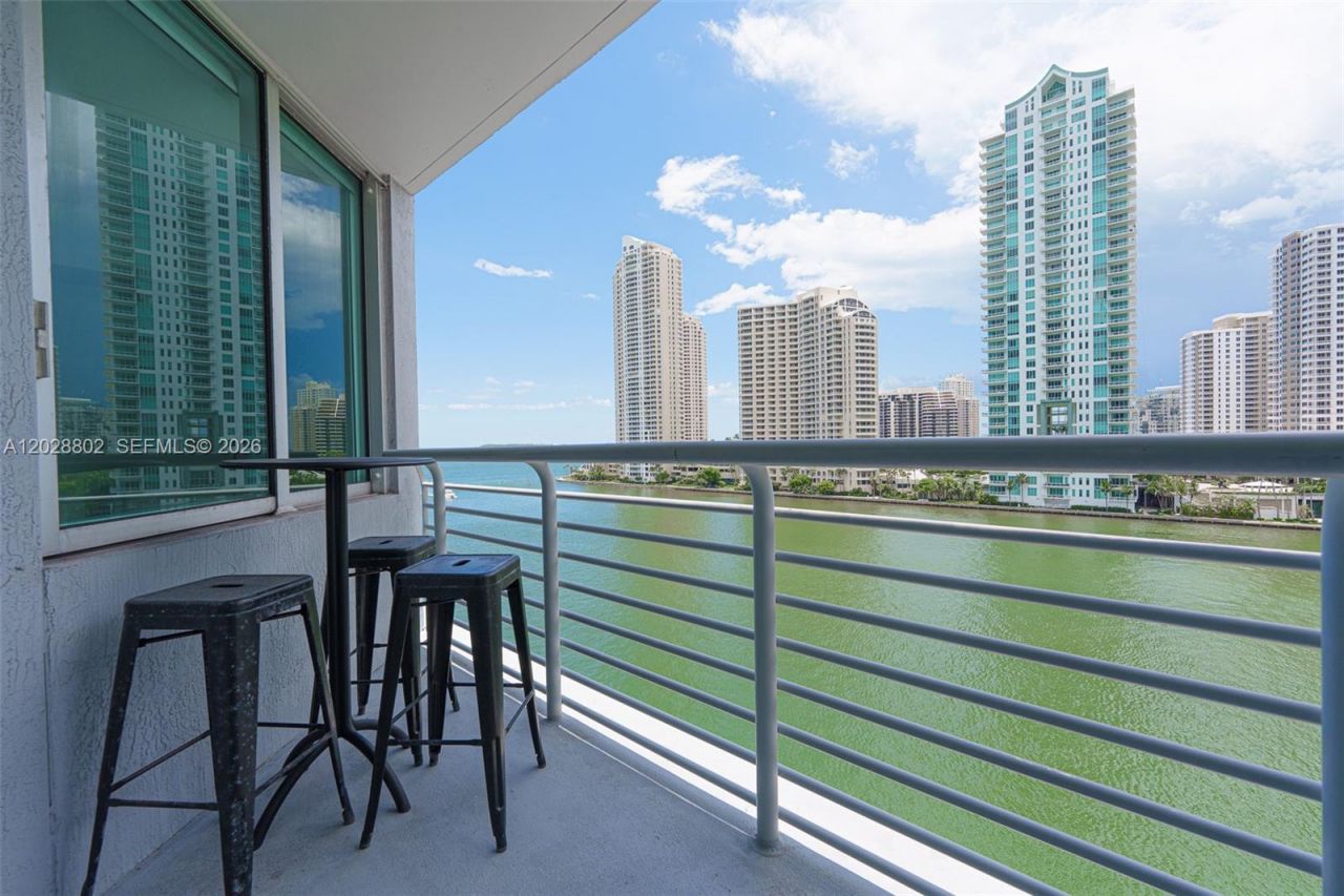 325 S Biscayne Blvd , Unit 821, Miami, FL 33131 Photo