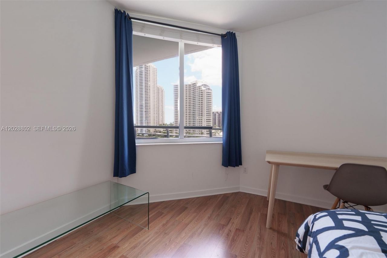 325 S Biscayne Blvd , Unit 821, Miami, FL 33131 Photo