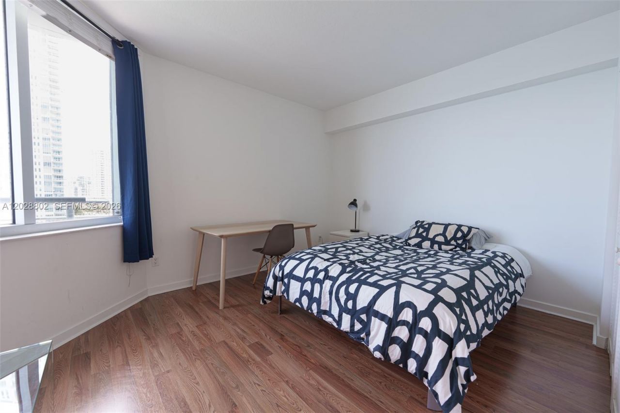 325 S Biscayne Blvd , Unit 821, Miami, FL 33131 Photo