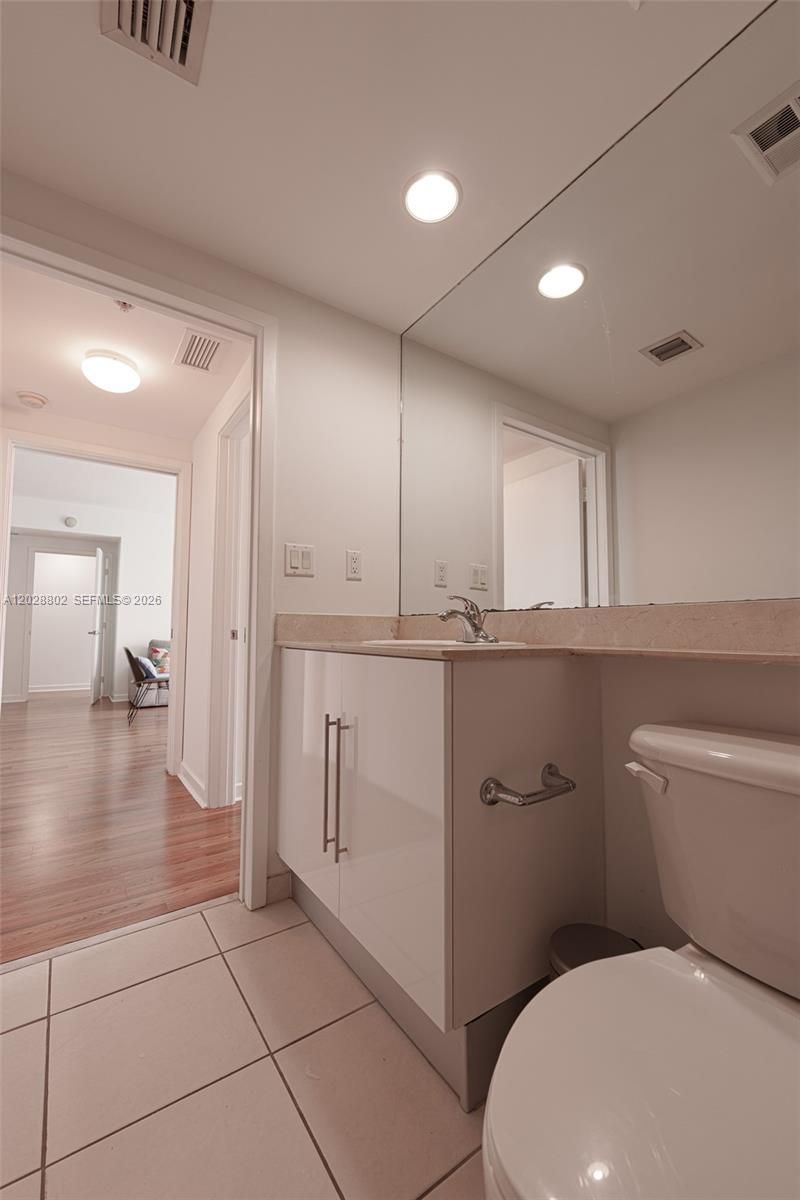 325 S Biscayne Blvd , Unit 821, Miami, FL 33131 Photo