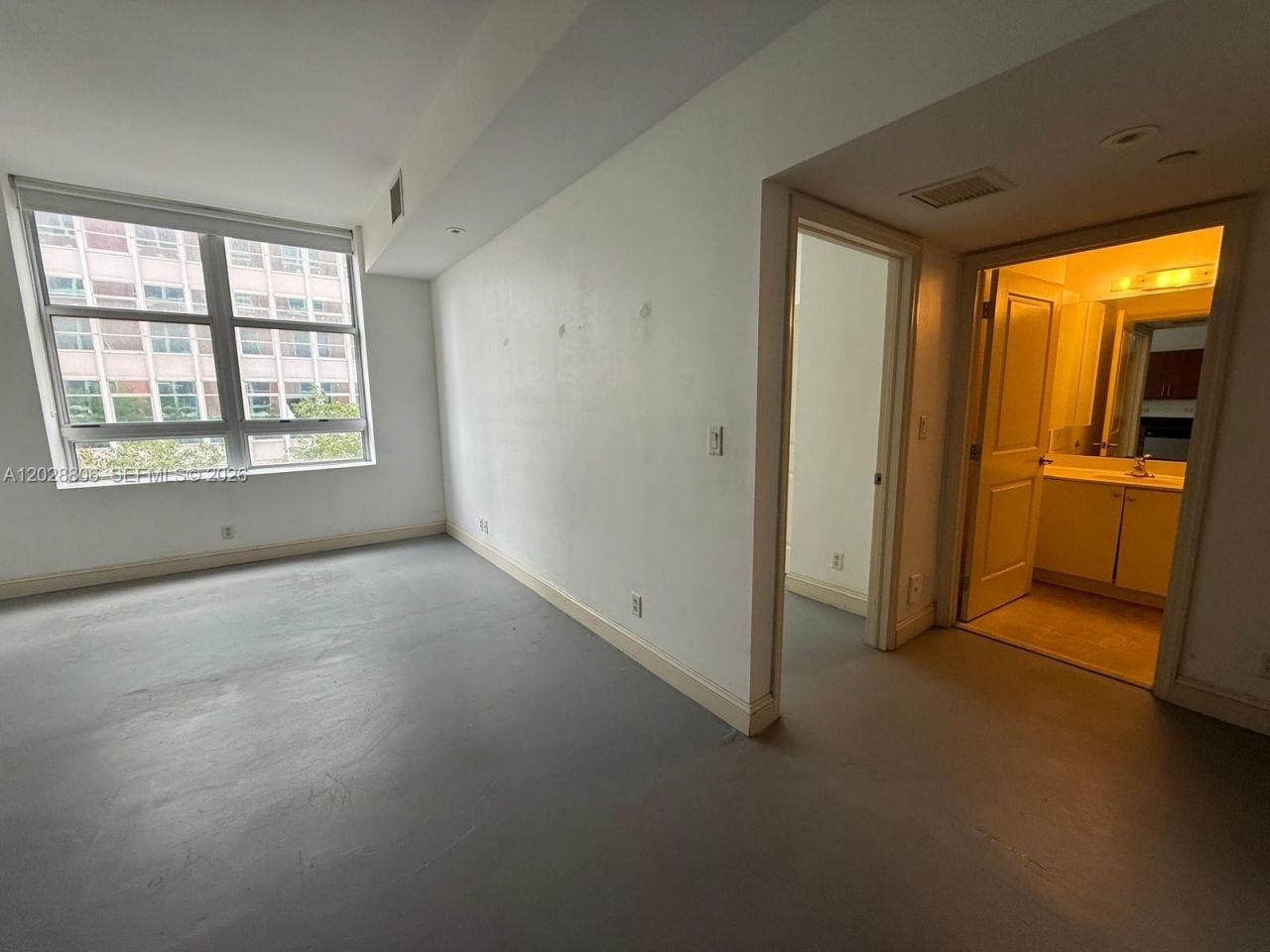 111 E Flagler St, Unit 402, Miami, FL 33131 Photo