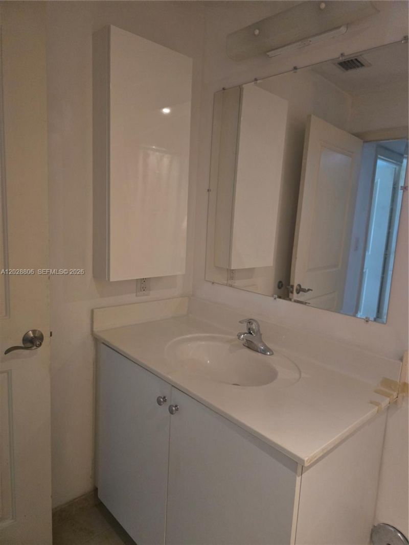 111 E Flagler St, Unit 402, Miami, FL 33131 Photo