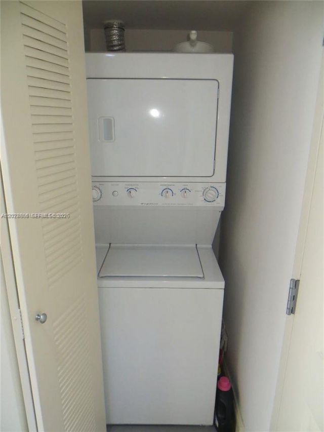 111 E Flagler St, Unit 402, Miami, FL 33131 Photo