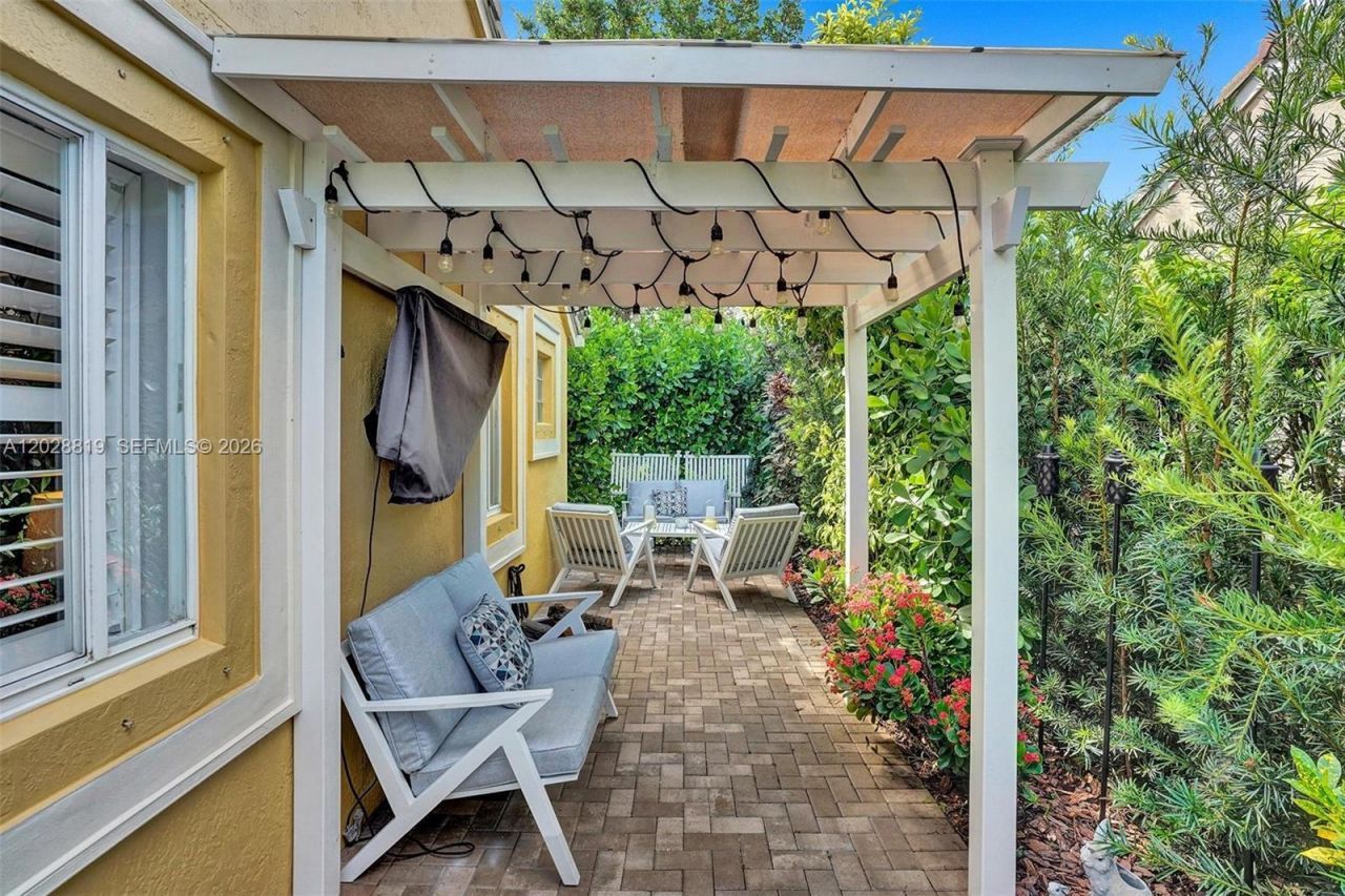 1479 Sunset Way, Weston, FL 33327 Photo