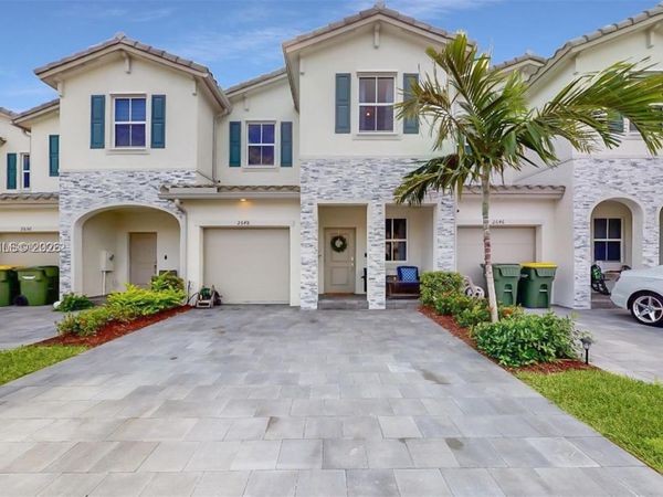 1030 SE 26th Ter , Homestead, FL 33035