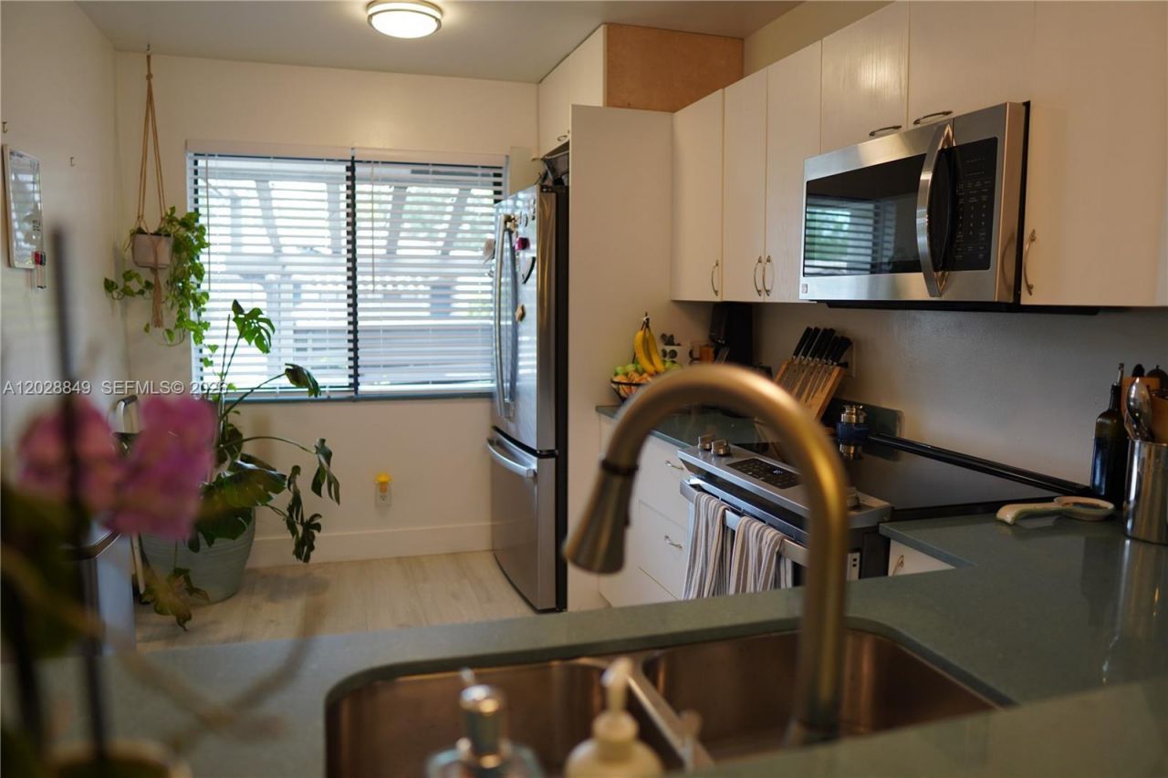 453 Lakeview Dr , Unit 2, Weston, FL 33326 Photo