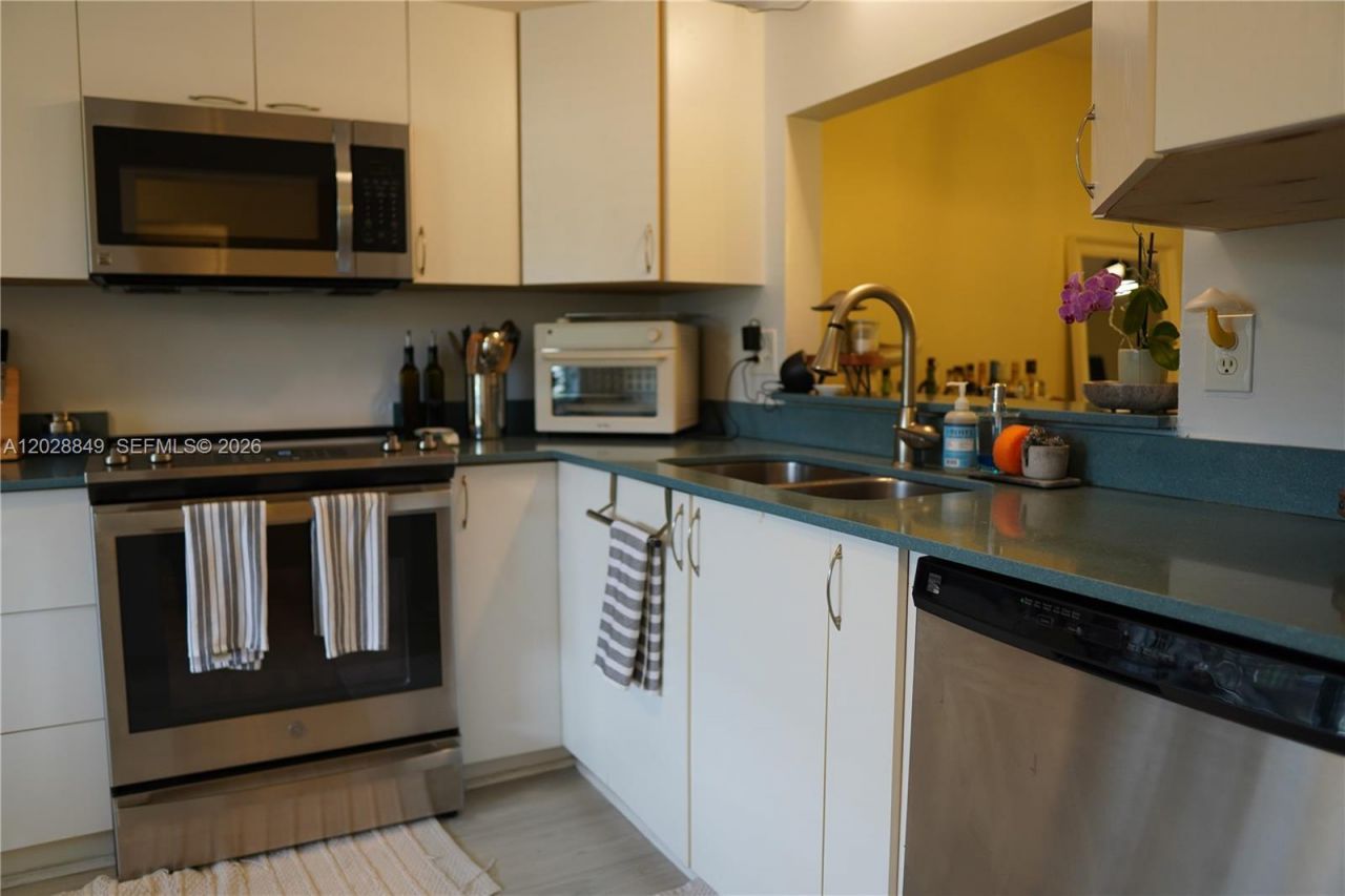 453 Lakeview Dr , Unit 2, Weston, FL 33326 Photo