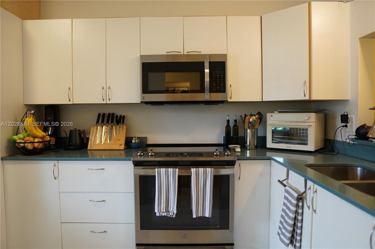 453 Lakeview Dr , Unit 2, Weston, FL 33326 Photo