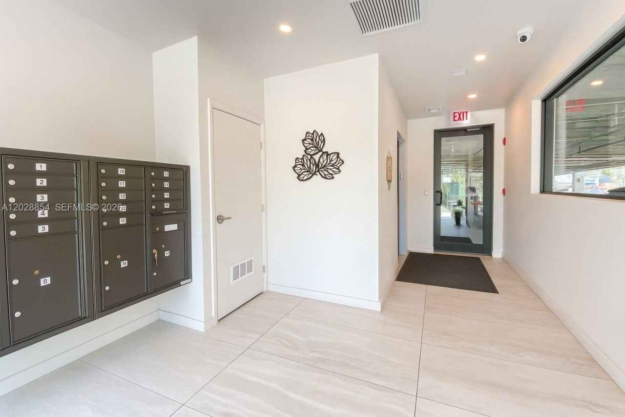 1950 Fletcher St , Unit 302, Hollywood, FL 33020 Photo