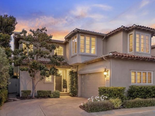 9643 Claiborne Square, La Jolla, CA 92037