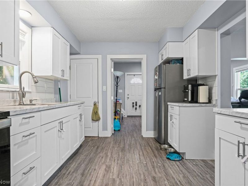 761 Carlysle Street , Akron, OH 44310 Photo 9