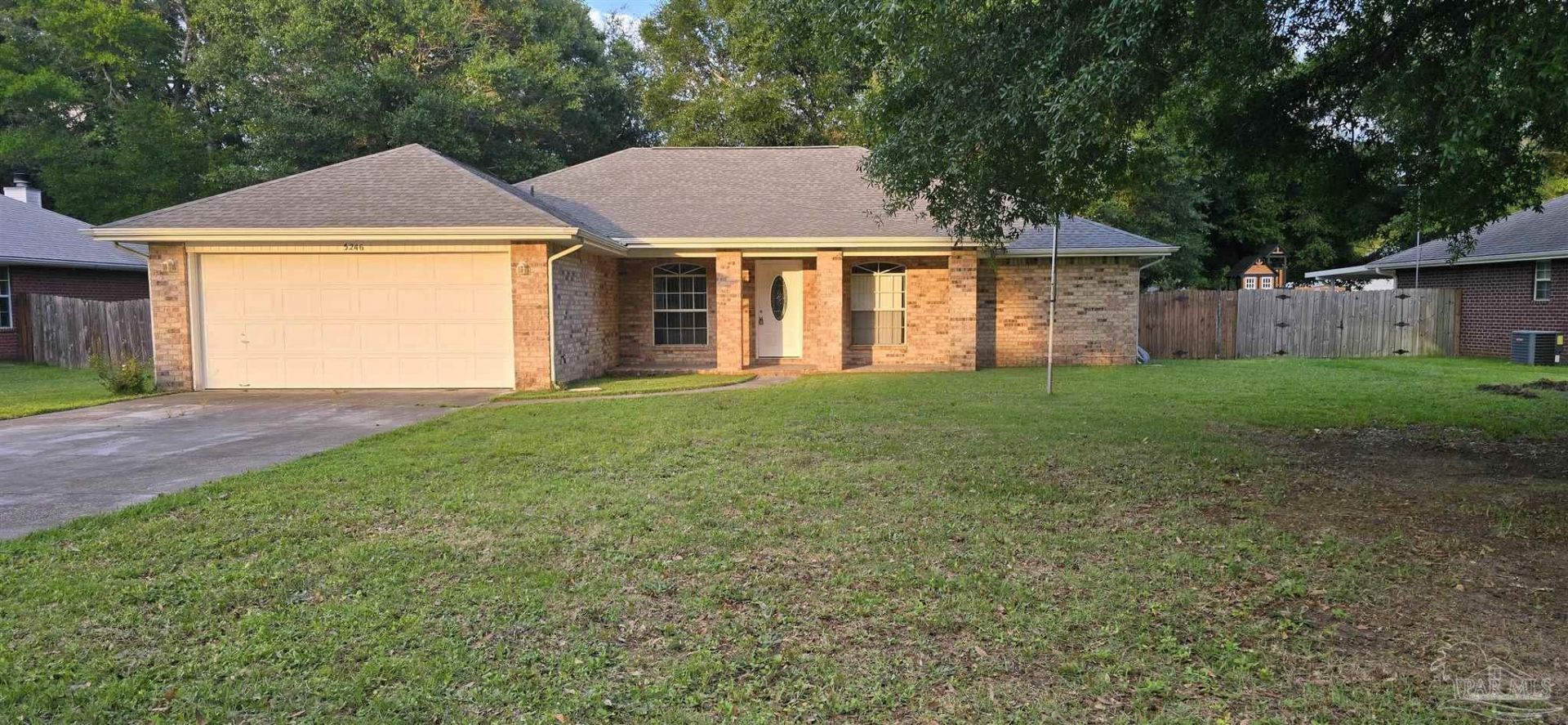 5246 Hawks Nest Dr, Milton, FL 32570 Main Photo