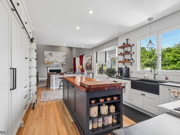 18 Steeple View Ct, West Amwell, NJ 08530