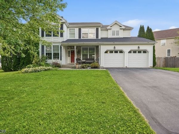 44 Haze Way, Lopatcong, NJ 08865
