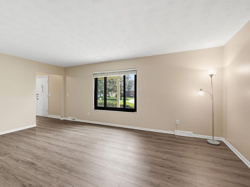1658 Scottsdale Avenue, Columbus, OH 43235 Photo 6