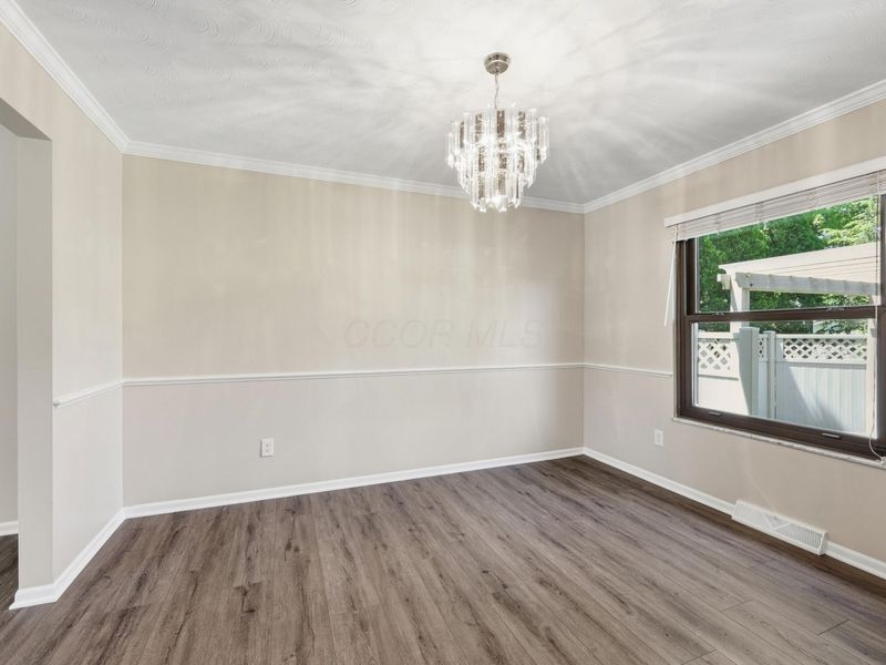 1658 Scottsdale Avenue, Columbus, OH 43235 Photo 8