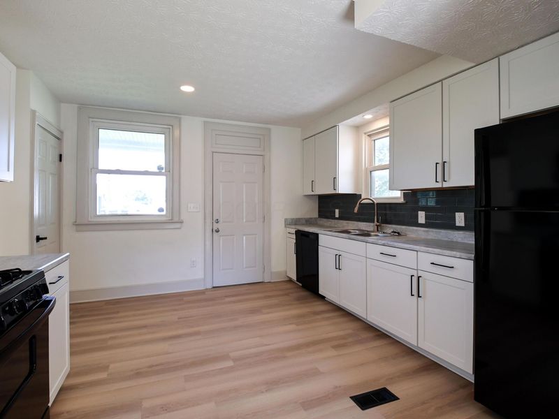 1431 S Ohio Avenue , Columbus, OH 43206 Photo 6