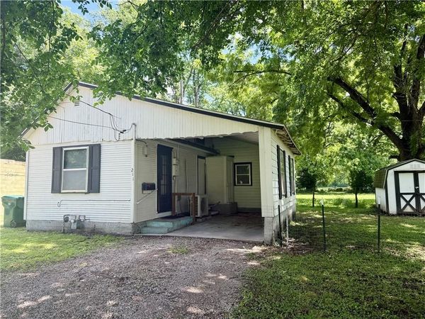 211 N 12 Street, Parsons, KS 67357