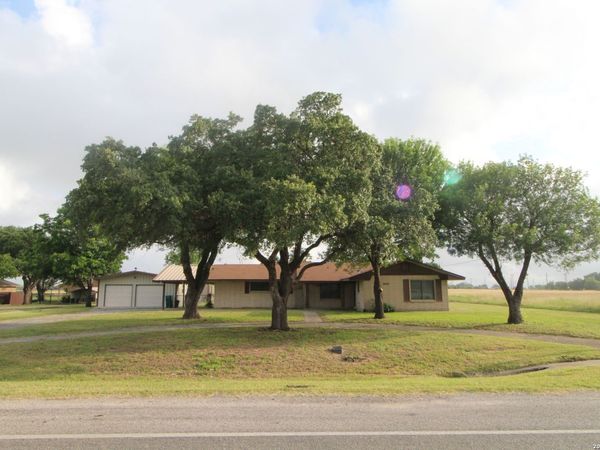 15651 Fm 463, Lytle, TX 78052