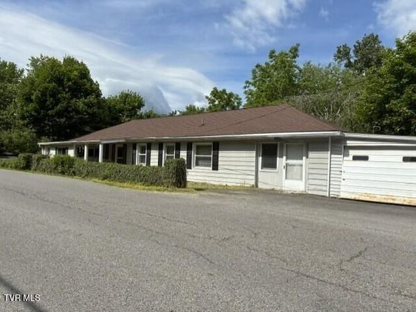 503 Southeast Spring Avenue, Wise, VA 24293