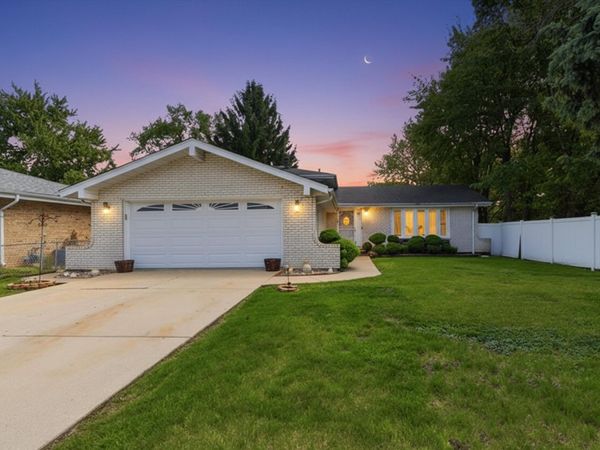 5815 W 87th Place , Oak Lawn, IL 60453