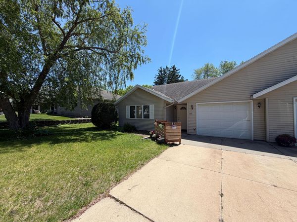 109 E 13th Street , Zumbrota, MN 55992