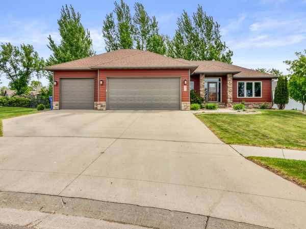 5831 Autumn Drive S, Fargo, ND 58104
