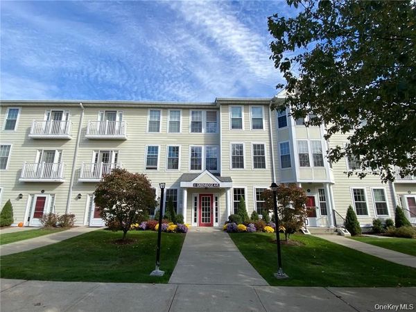 31 Greenridge Avenue, Unit 2C, White Plains, NY 10605