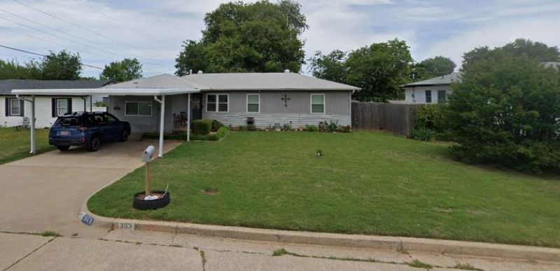 303 W Bass Avenue, Yukon, OK 73099 Main Photo