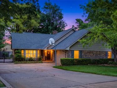 712 East Drive, Edmond, OK 73034