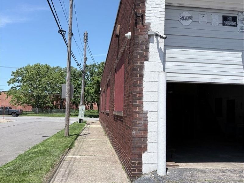 3202 St Clair Avenue NE, Cleveland, OH 44114 Photo 4