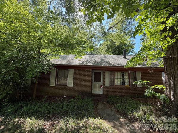10100 Starwood Drive , Charlotte, NC 28215