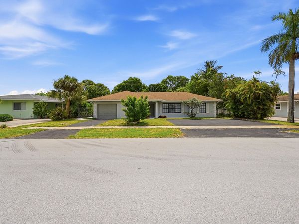 8-10 NE 9th Avenue, Deerfield Beach, FL 33441