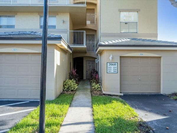 2060 Greenview Shores Boulevard, Unit 308, Wellington, FL 33414