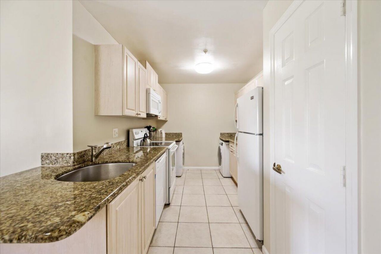 2060 Greenview Shores Boulevard, Unit 308, Wellington, FL 33414 Photo
