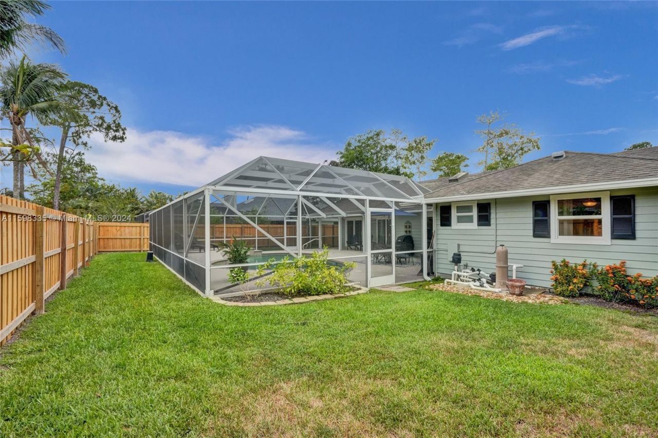874 Blueberry Drive, Wellington, FL 33414 Photo