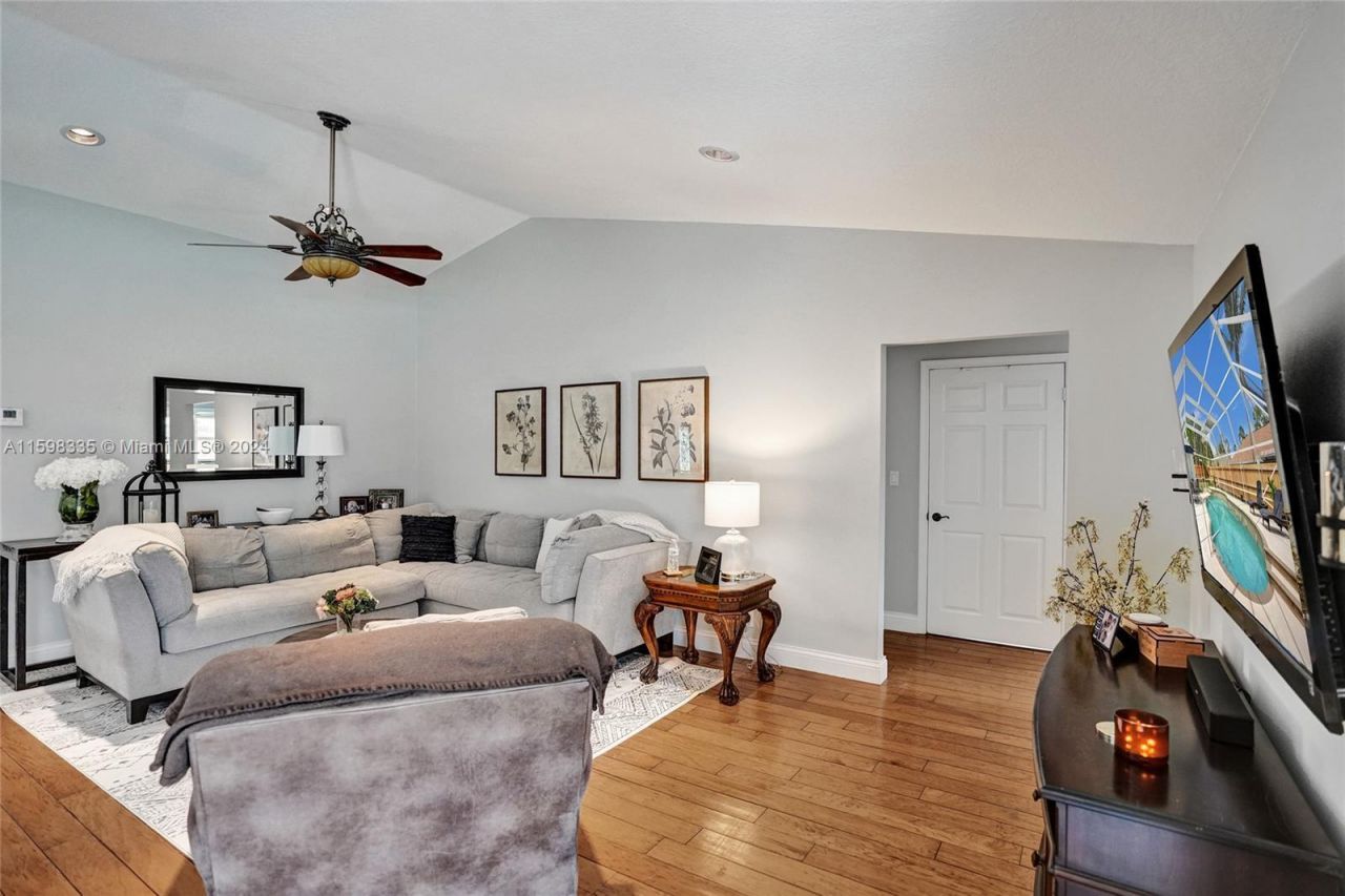 874 Blueberry Drive, Wellington, FL 33414 Photo