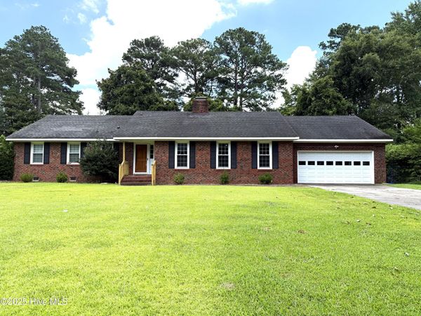 2105 Dallas Drive , Kinston, NC 28504