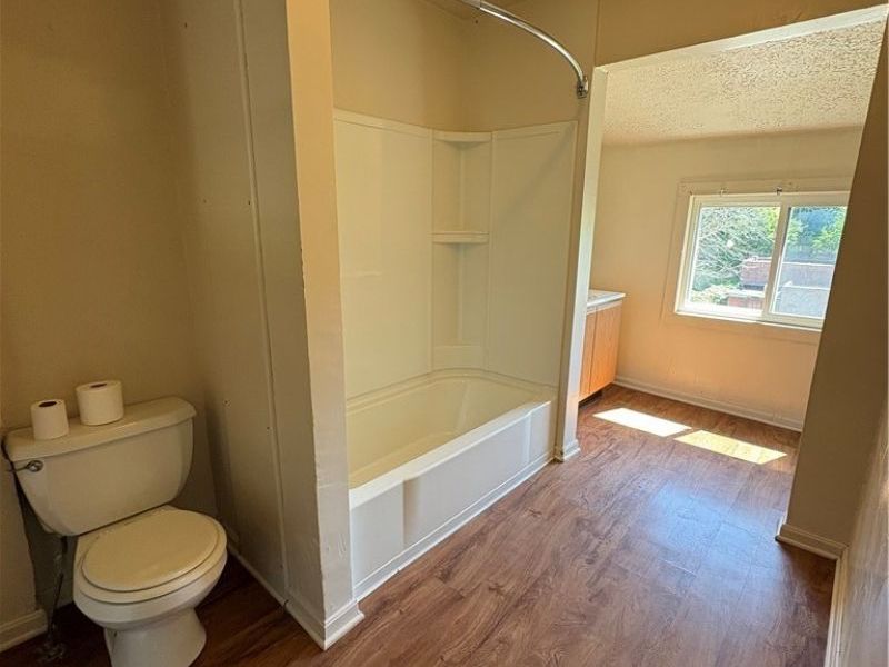 565 Brown Street , Akron, OH 44311 Photo 11