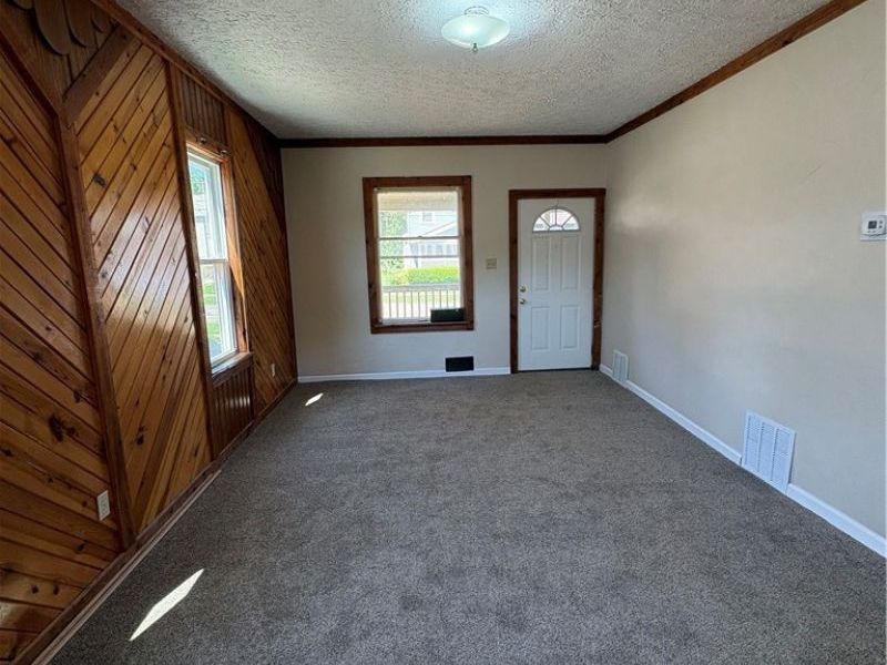 565 Brown Street , Akron, OH 44311 Photo 9