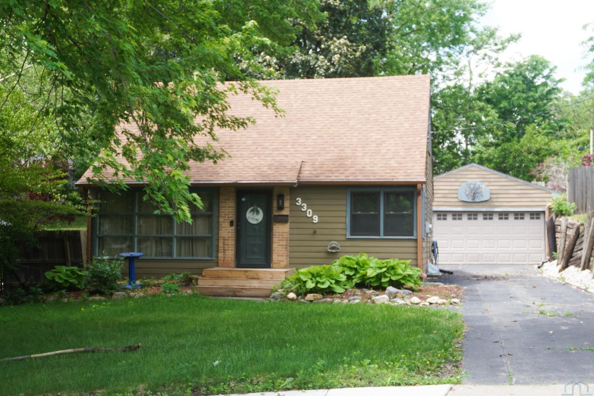 3309 COURT ST Sioux City, IA 51104