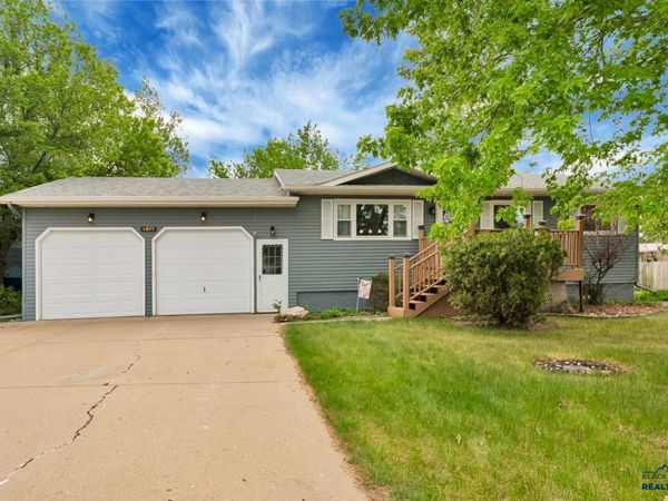 4615 MEADOWLAND DR, Rapid City, SD 57703