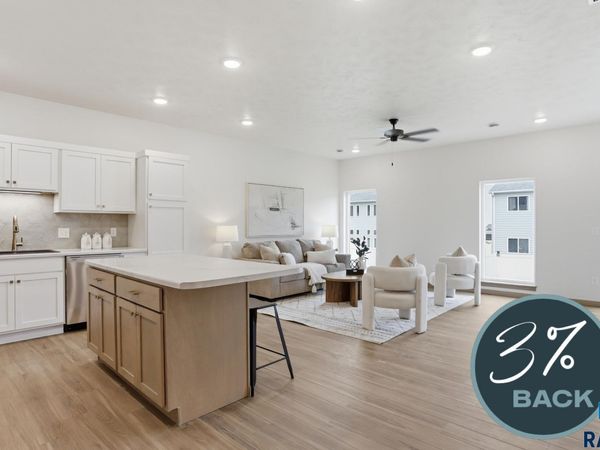 8025 E Tencate Pl, Sioux Falls, SD 57110