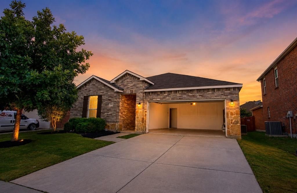5836 Mirror Ridge Drive, Fort Worth, TX 76179 Main Photo