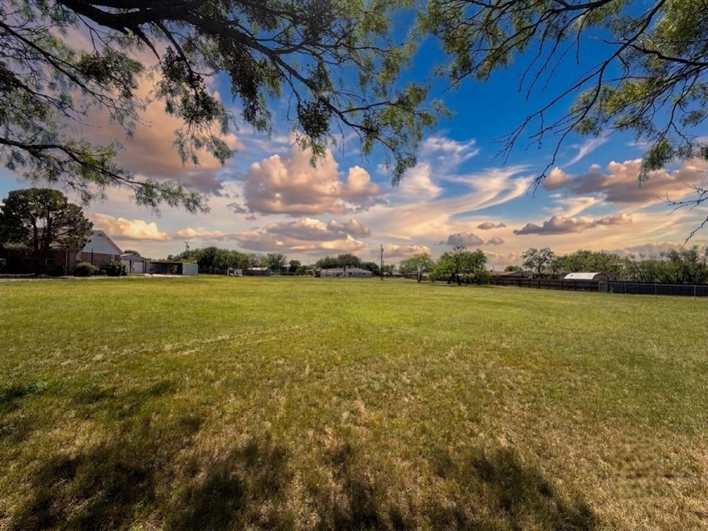 3218 E Lake Road, Abilene, TX 79601 Main Photo